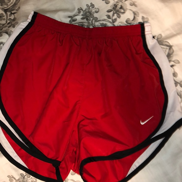 Athletic shorts - Picture 1 of 2